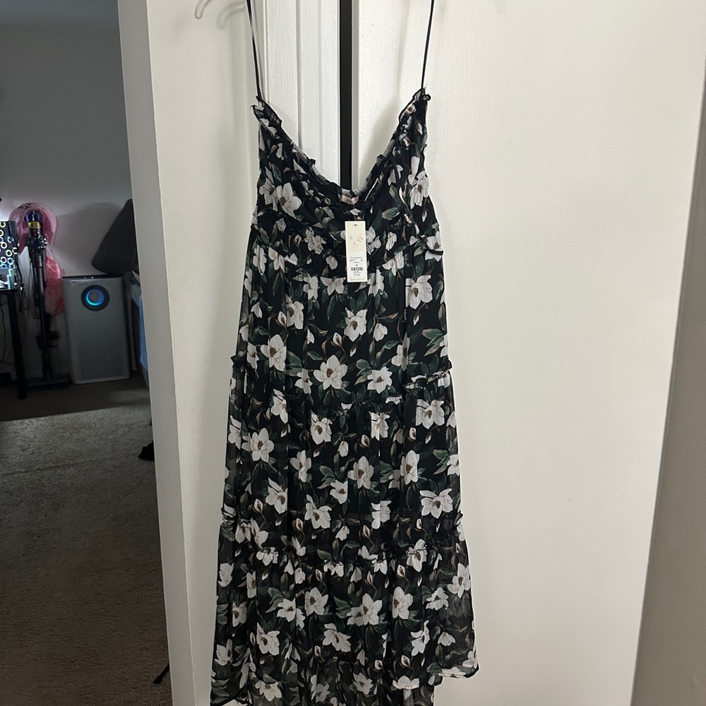 Francesca's Collections Black and White Floral Midi Dress